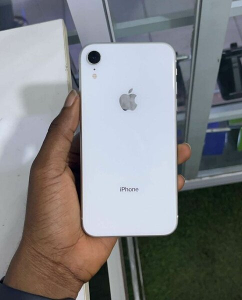 iPhone xr 64gig