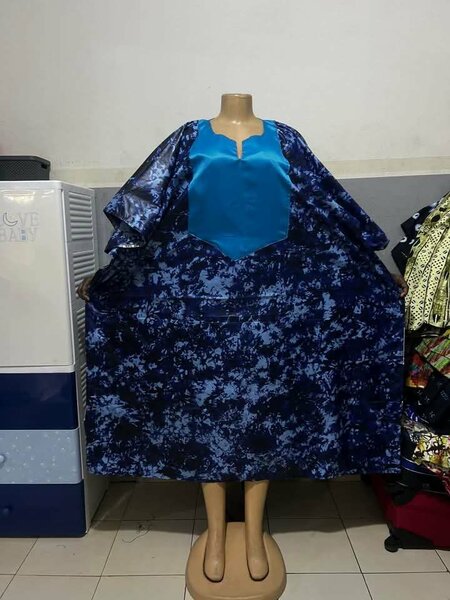 Robe disponible a 8000fr