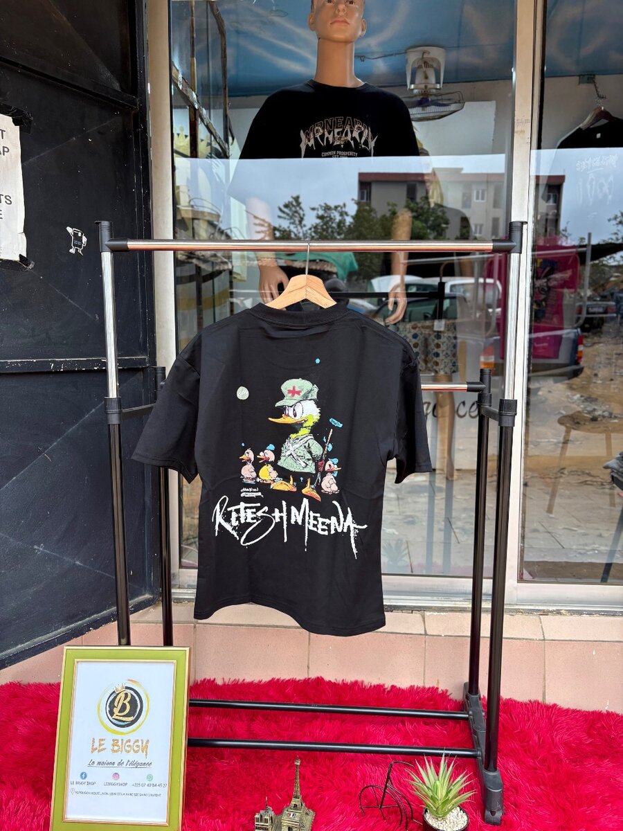 T-shirt noir graphique