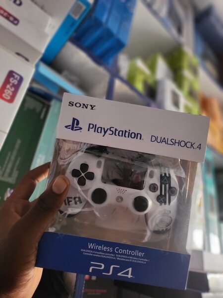 PS4 GAME PAD