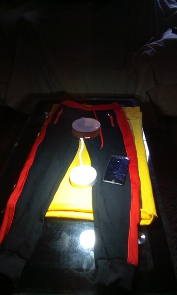 Pantalon de sport rouge et noir