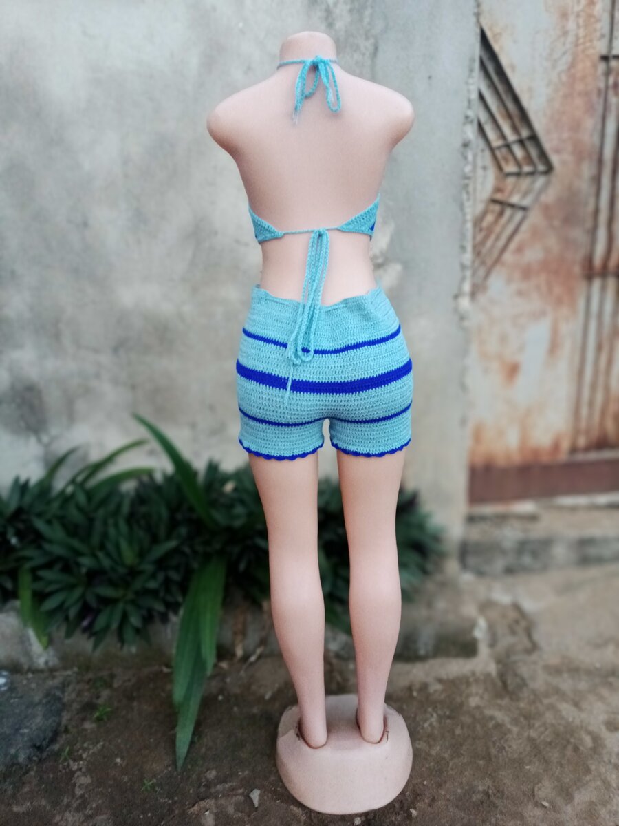 Ensemble crochet bikini bleu