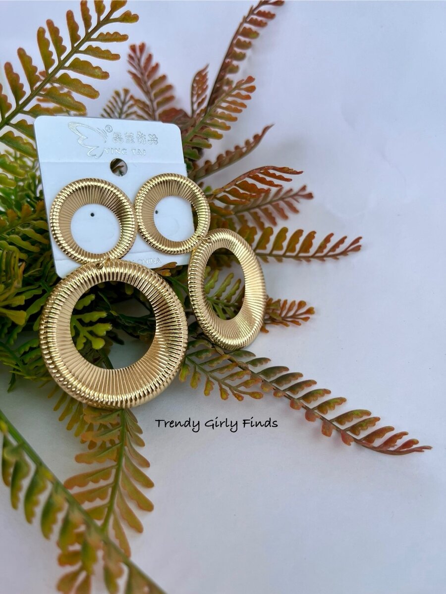 ACHEAMPOMAA Statement earrings