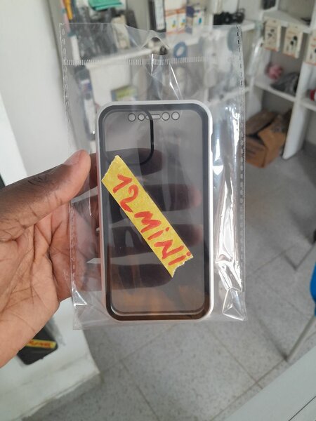 Coque magnétique iPhone 12 Mini