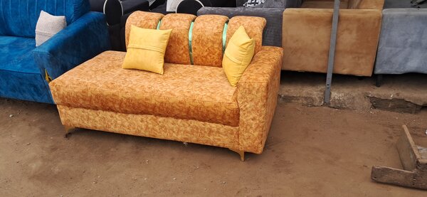 Canapé-lit confortable jaune