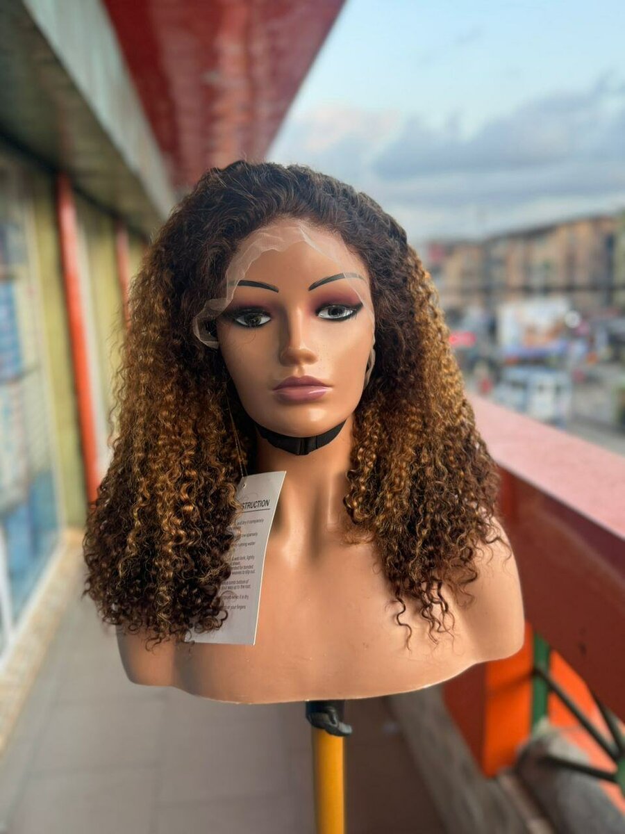 Dame Élégante frontale