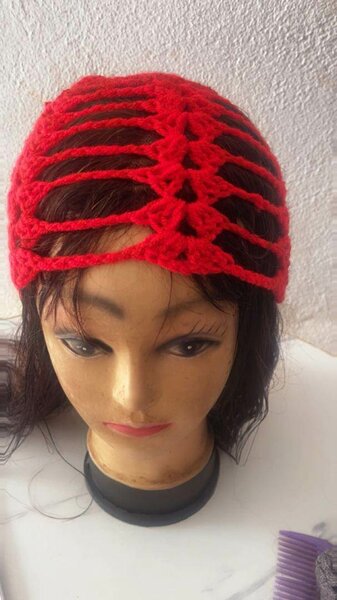 Chapeau crocheté en laine