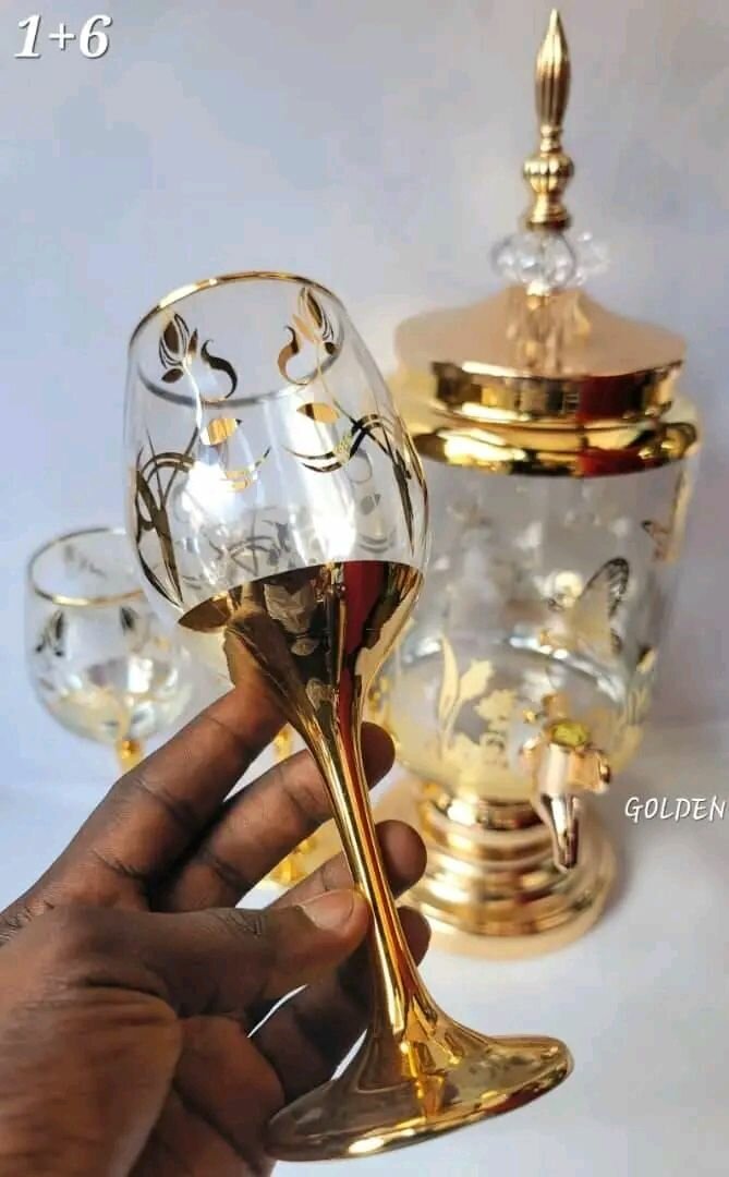 Ensemble Carafe et Verres Dorés