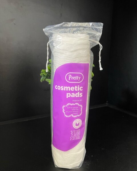 Facial sponges, cosmetics pad and exfoliating gloves