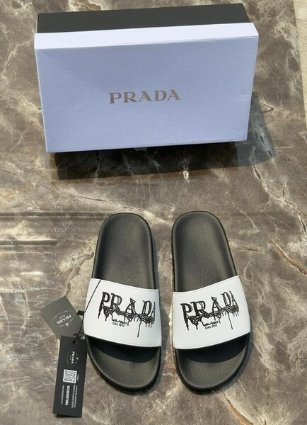 Tongs de luxe Prada hommes
