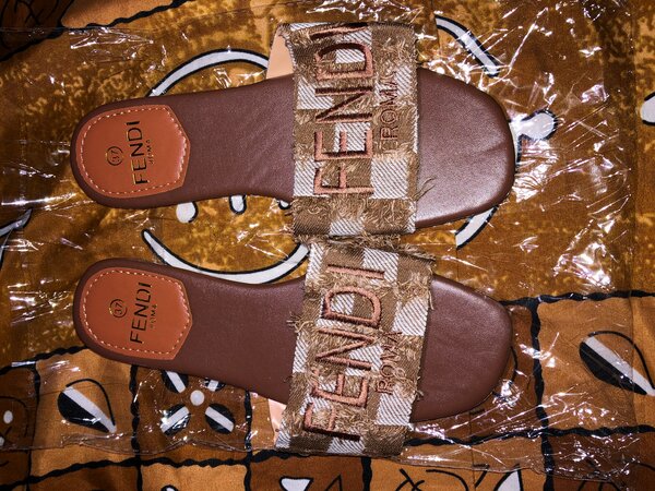 Sandales Fendi tendance