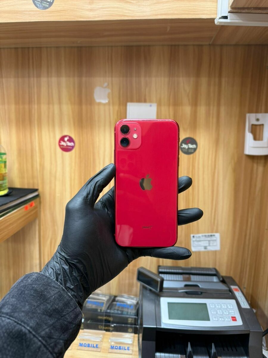 iPhone 11 Rouge - Excellente Qualité