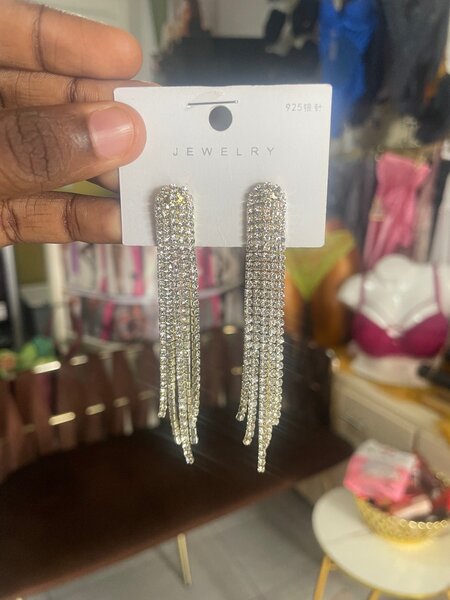 Boucles d'oreilles pendantes élégantes