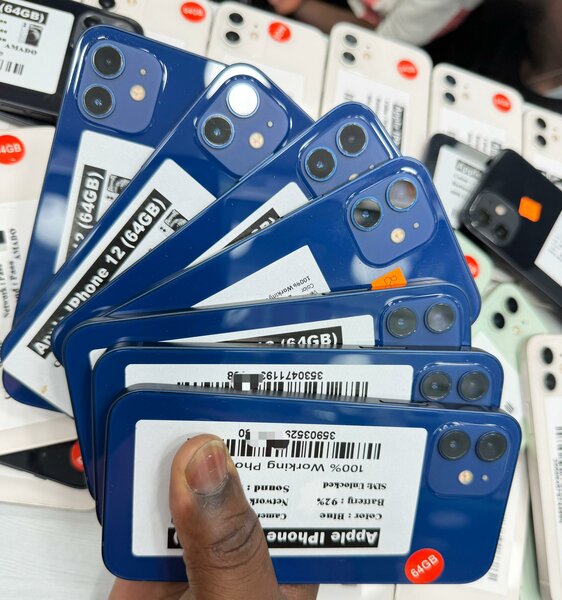 iPhone 13 -  Casi neuf 128GB