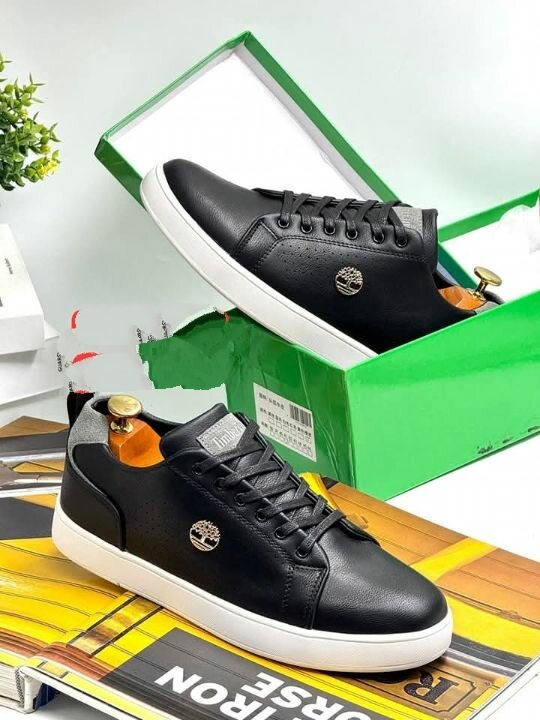 Tommy Hilfiger black and white