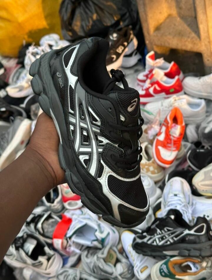 Baskets de sport noires polyvalentes