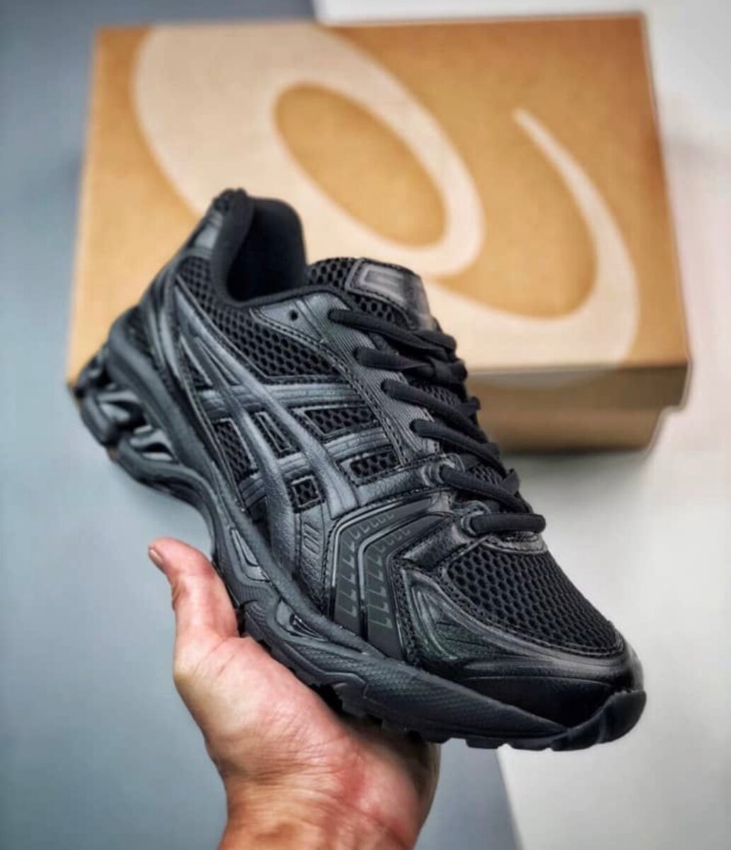 ASICS kayano