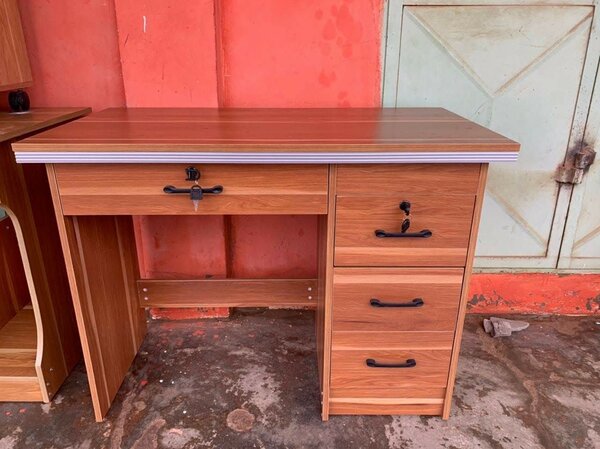 Medium size office desk