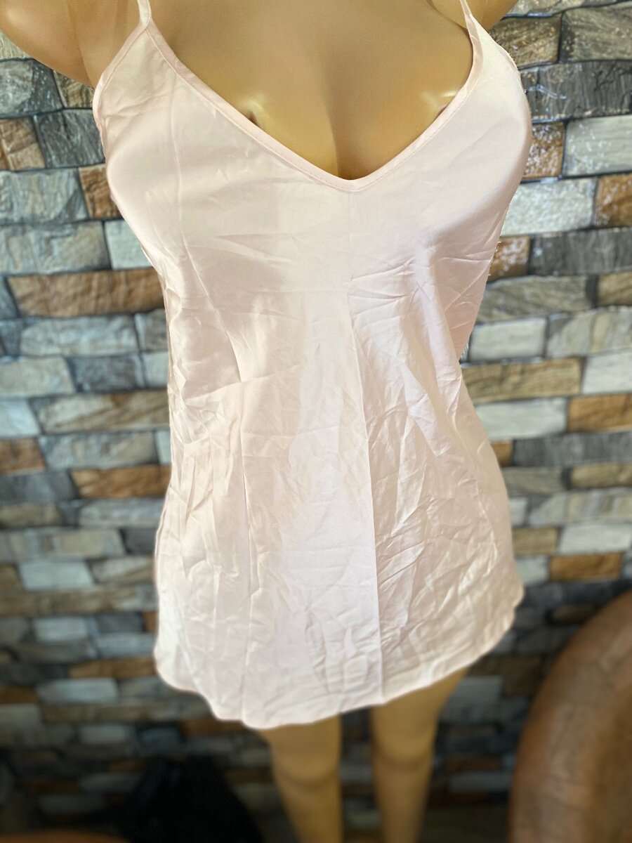 Pyjama et Chemise de Nuit Élégants