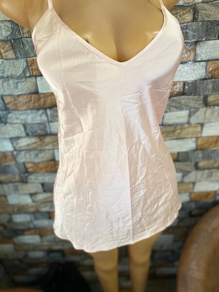 Pyjama et Chemise de Nuit Élégants