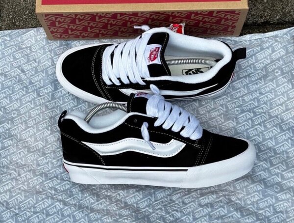Vans Sneakers Noires et Blanches