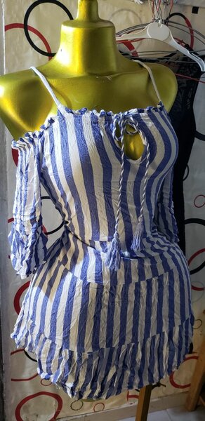 Robe d'été à rayures et fleurs