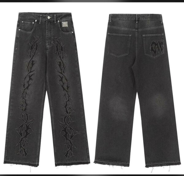 Jeans noirs tendance décorés