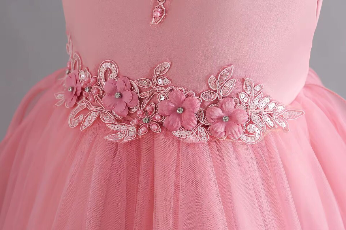 Robe de princesse fleurie rose
