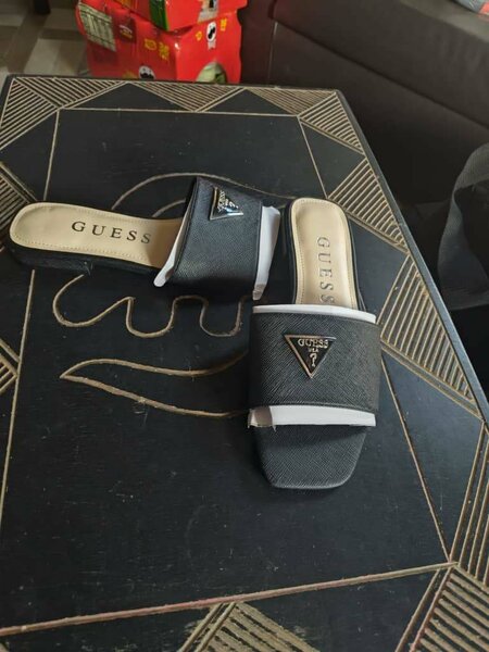 Guess Tamsea Ladies Slippers