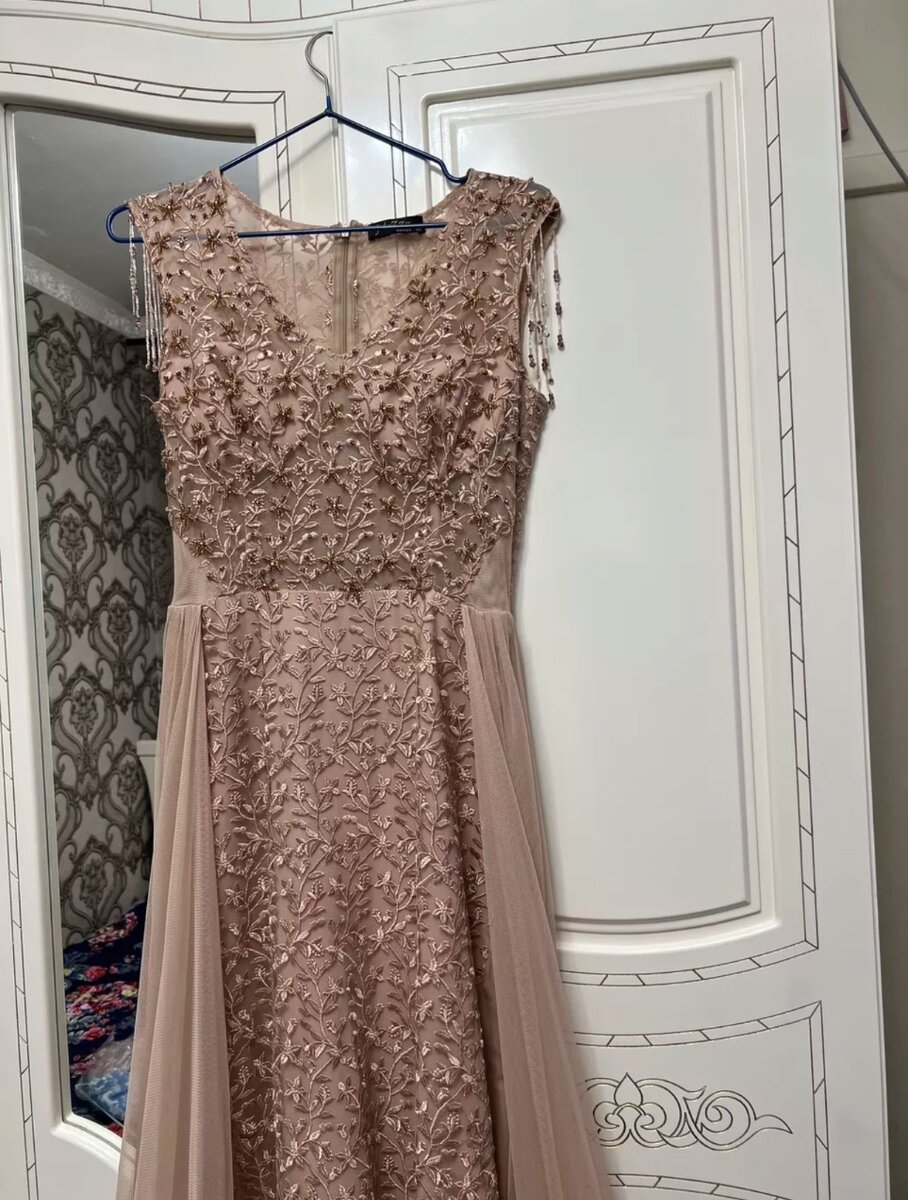 Шикарное вечернее платья