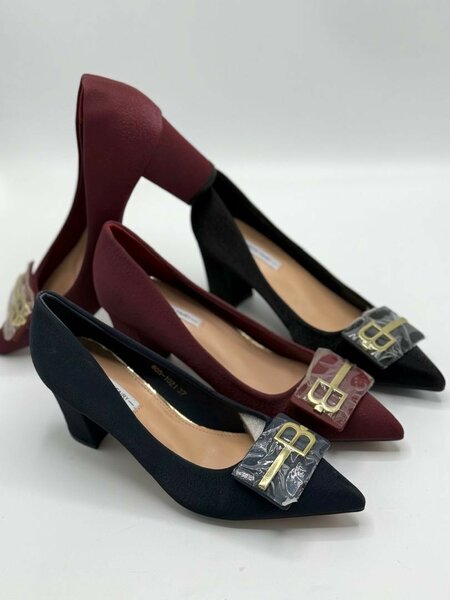 Ladies shoes