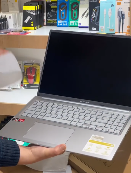 Новый ноутбук Asus Vivobook M1605y