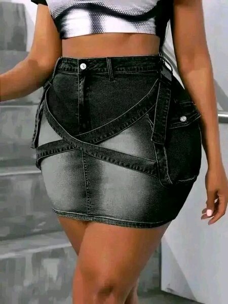 Mini-jupe en denim moderne