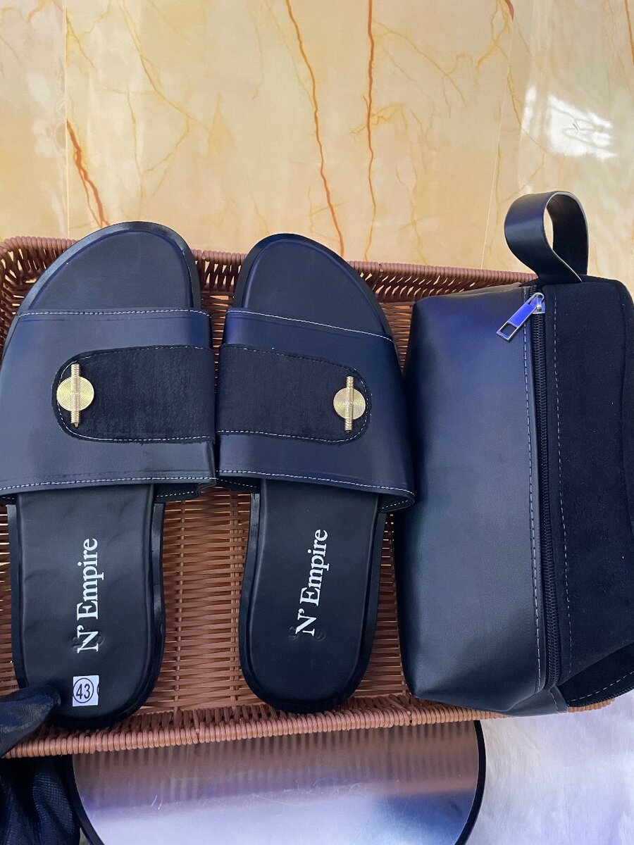 Sandales et Trousse Homme Élégantes