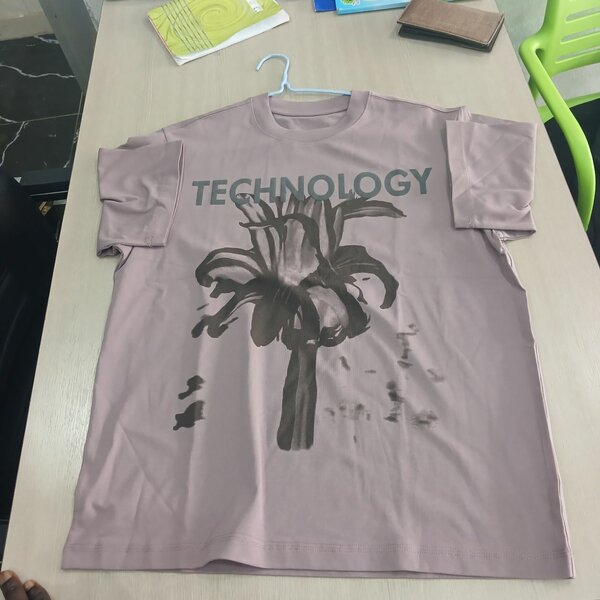 T-shirt imprimé moderne