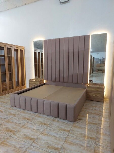 Lit rembourré moderne