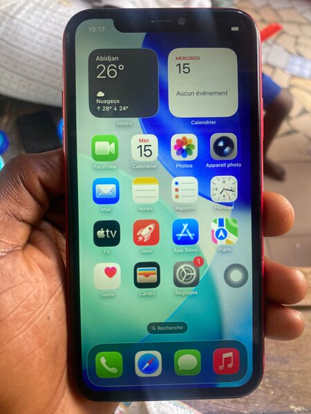 iPhone rouge, excellent état