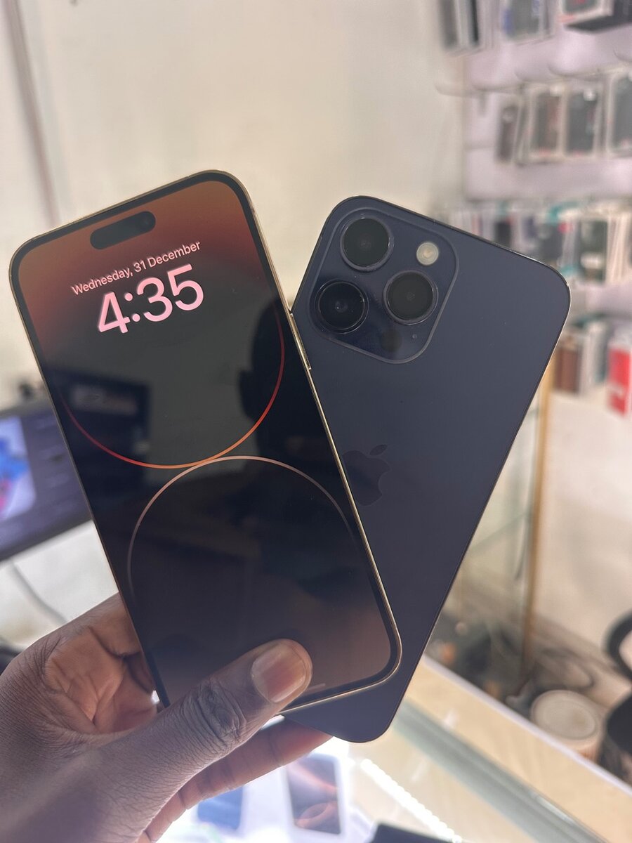 New iPhone 14 pro max 128gb 100% battery.