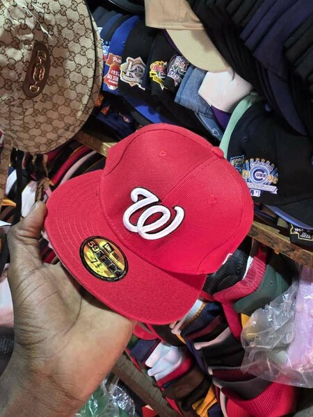 Casquette rouge tendance