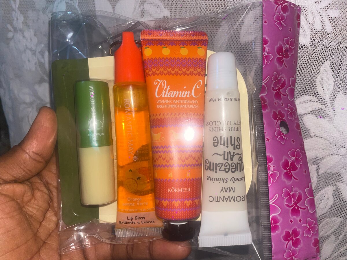 Ensemble de soins des lèvres variés