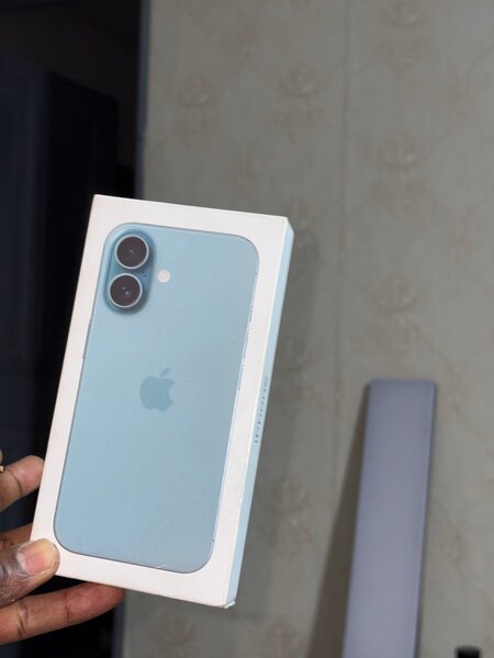 iPhone 16 (128GB)