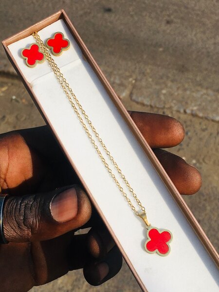 Cloverleaf Necklace and earrings