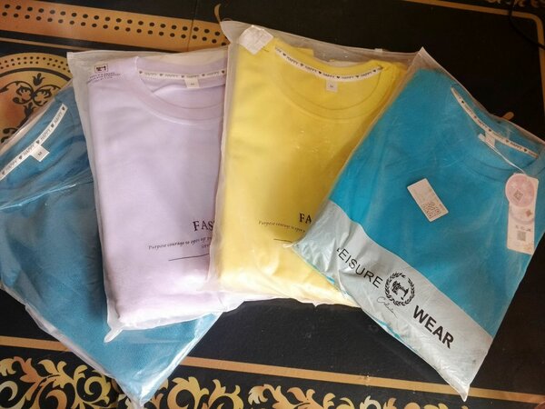 T-shirts unisex multicolores