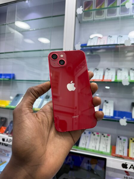 iPhone 13 Rouge et Bleu