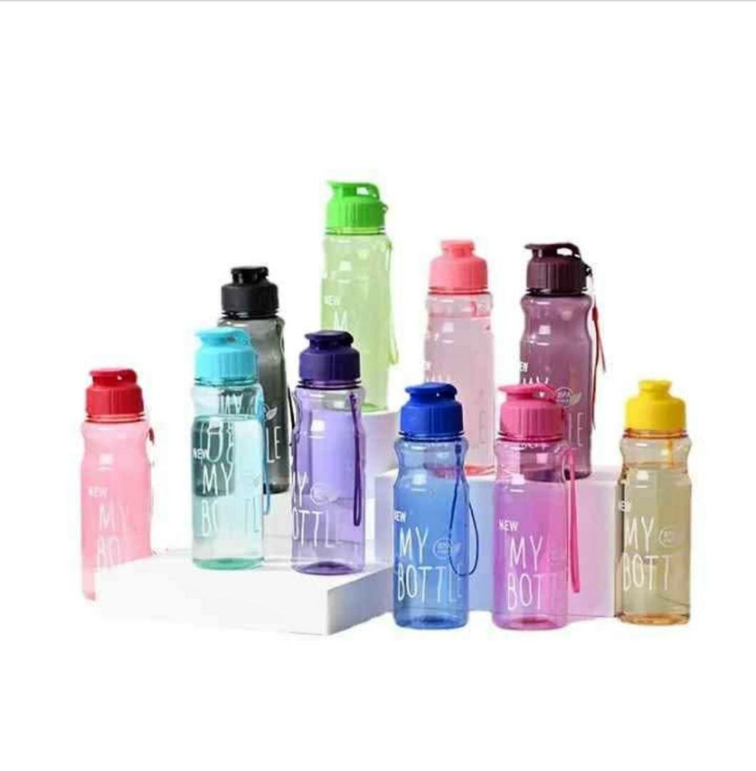 Bouteille d'eau colorée sportive