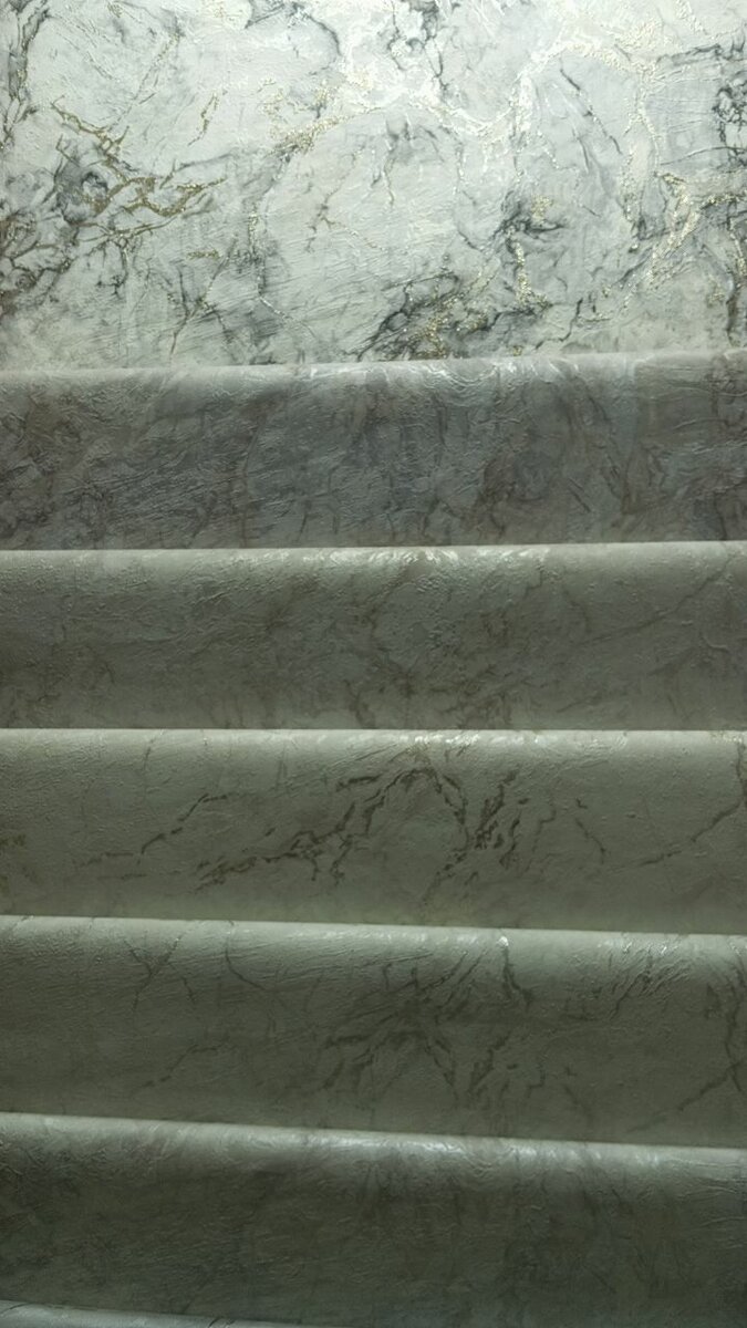 Обои, фотобои, плинтус, молдинг. Полиуретан и полистирол