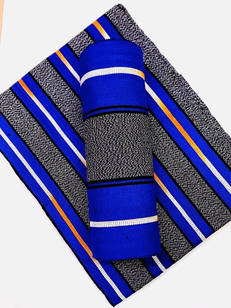 Lot de nappes rayées colorées