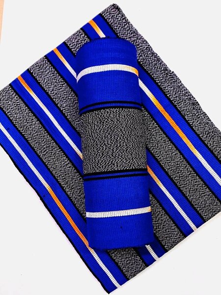 Lot de nappes rayées colorées