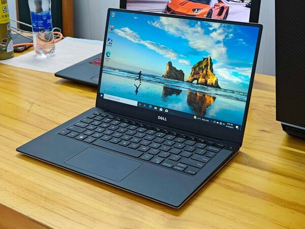 DELL XPS 9350 CORE I7 256GB 8GB