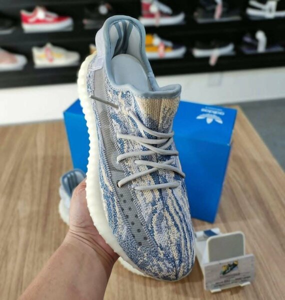 Adidas Yeezy Boost 350 V2